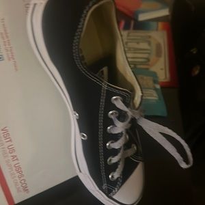 Black converse slightly used good condition
